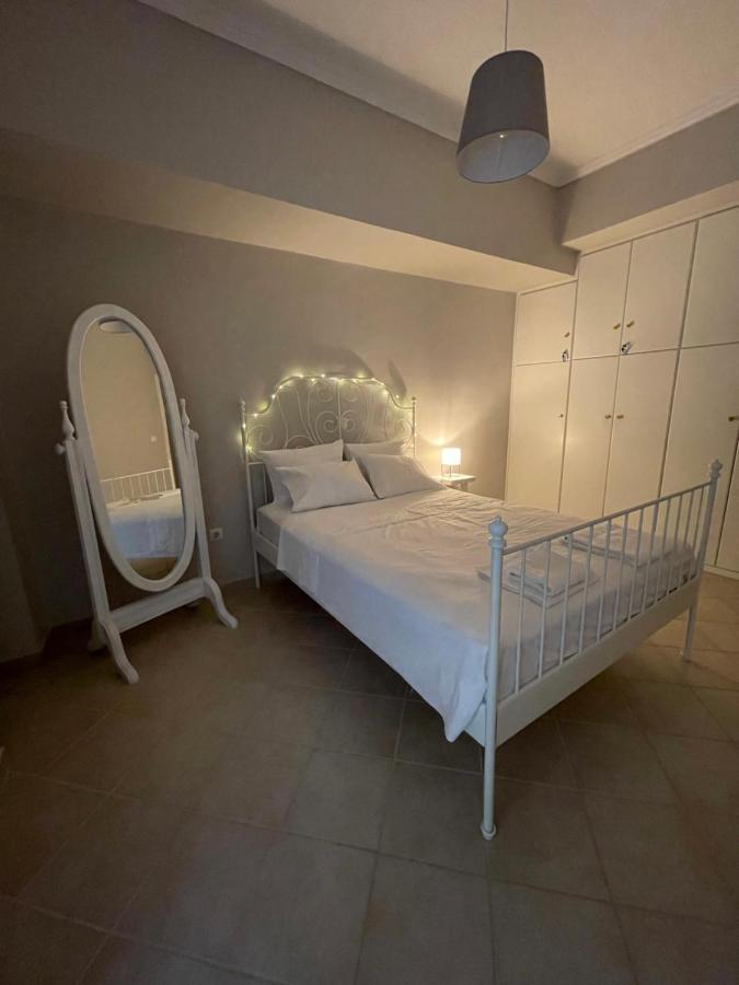 Demi'S Garden Near The Metro Of Athens Apartment ภายนอก รูปภาพ